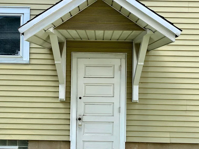 127 W Caracas Ave — Photo 18