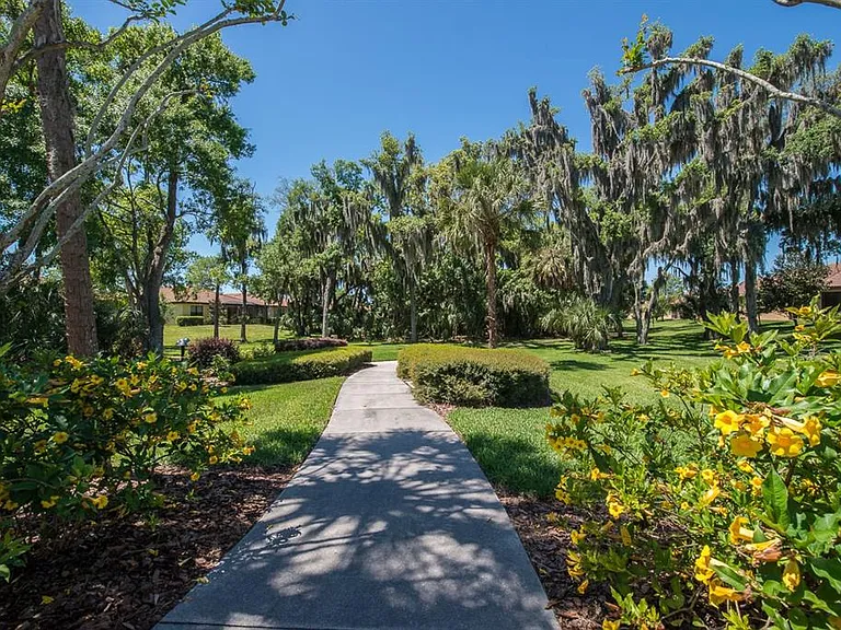 352 Laurel Falls Dr — Photo 61