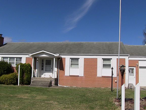 3rd image of 706 West Main St.