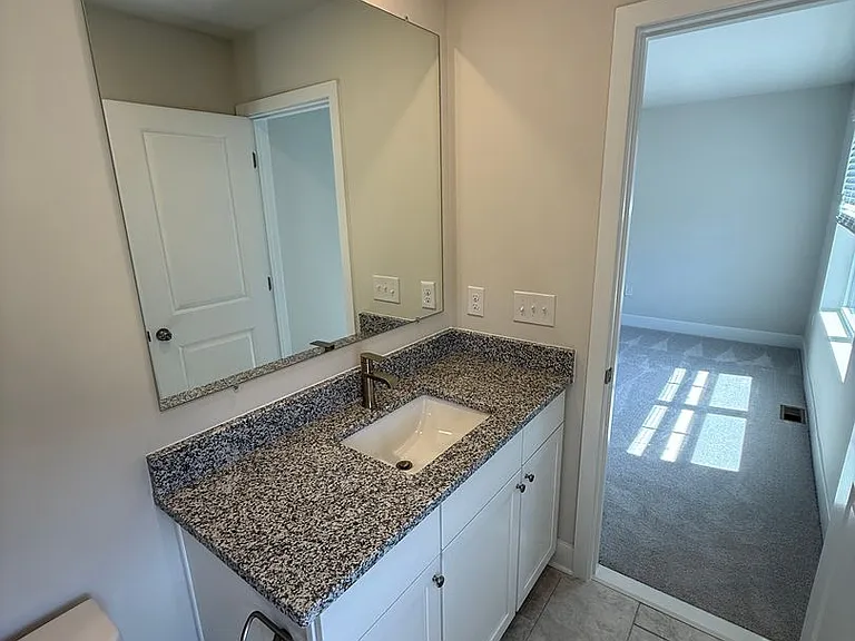 2104 Winterberry Ln — Photo 12