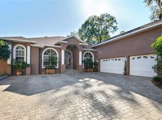2315 Valrico Forest Dr, Valrico, FL 33594