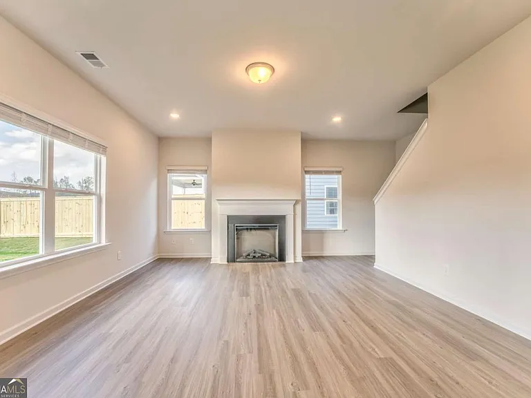 15 Bennett Way — Photo 7