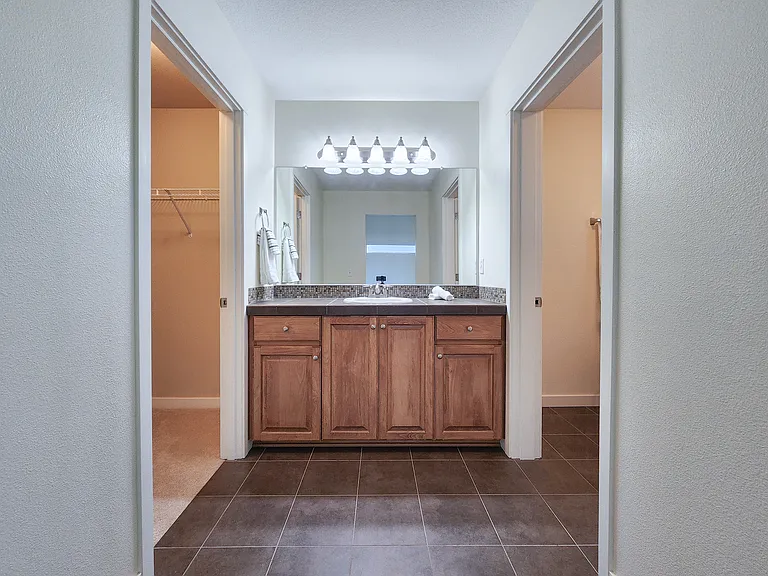 12838 NW Clement Ln — Photo 20
