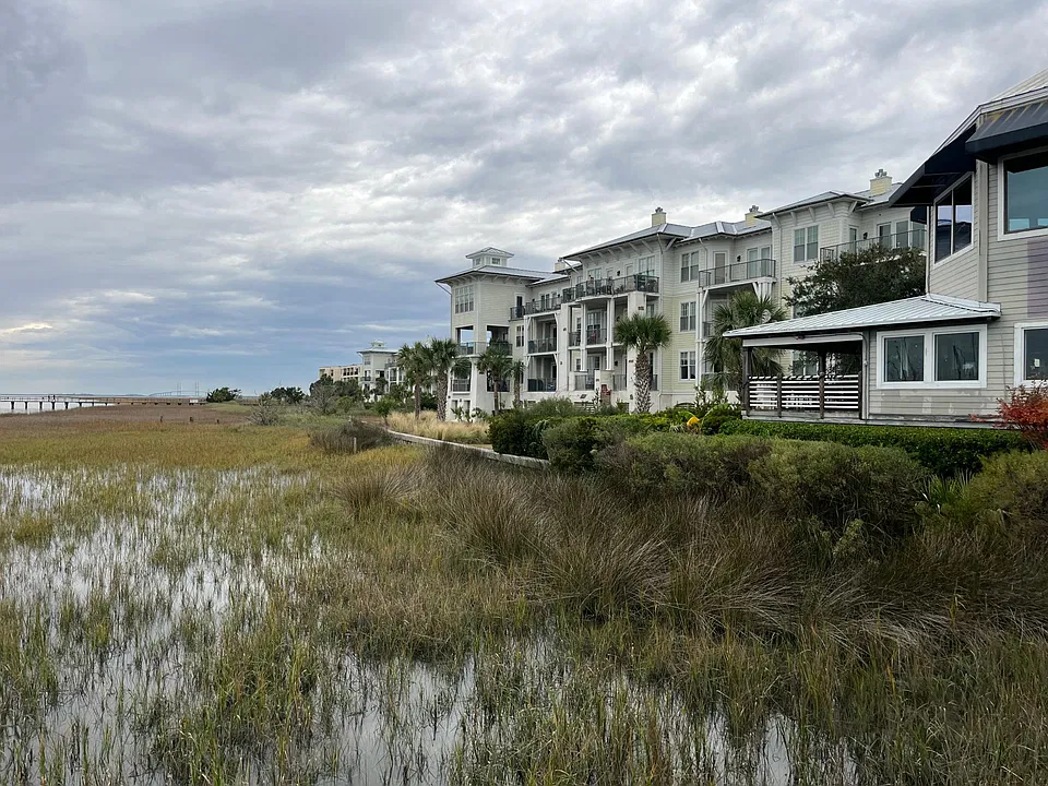 20 Waterfront Dr #123