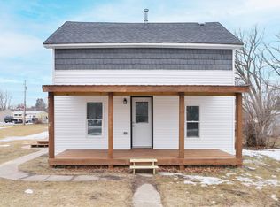 305 Cleveland St SW, Staples, MN 56479