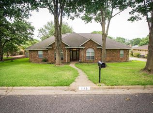 1115 Oval Dr, Athens, TX 75751