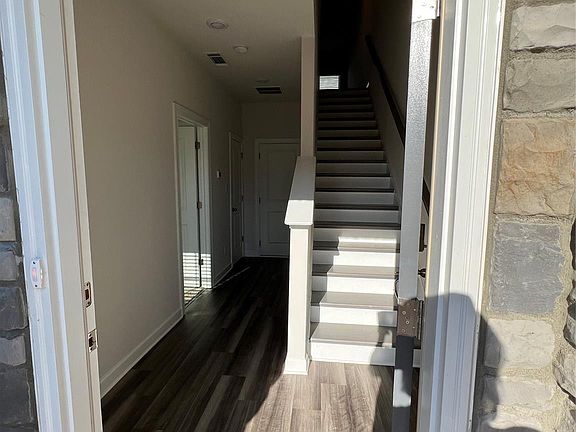 3rd image of 2514 Arbor Loop Dr