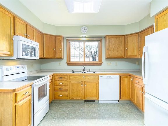 2nd image of 534 Cynthia Ln #50