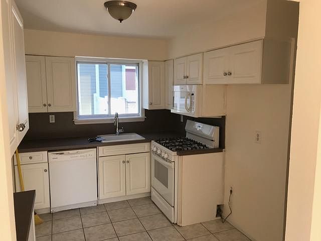 1st image of 165 Prescott Ave