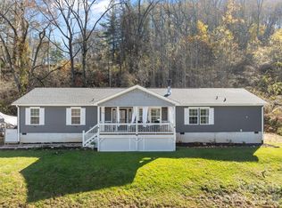 94 Leopard Dr, Waynesville, NC 28786