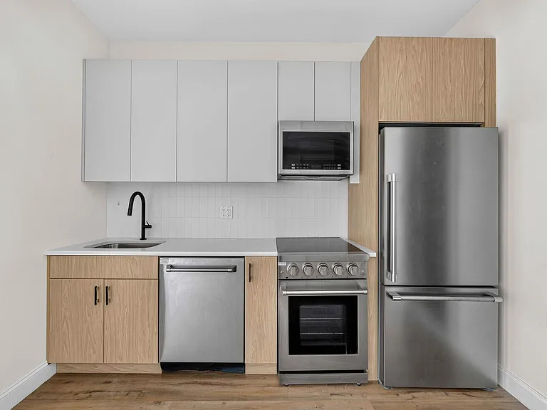 270 Sullivan Pl #4D — Photo 7