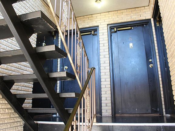 3rd image of 4105 W 8th St APT 5