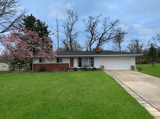 6830 Hawthorne Dr, Brecksville, OH 44141