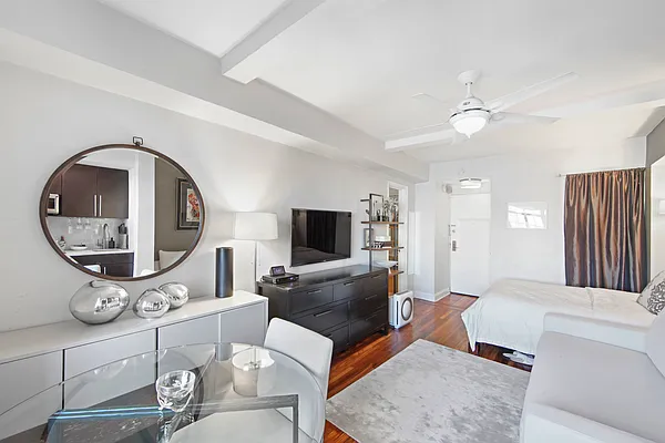 Rented by Compass | media 20