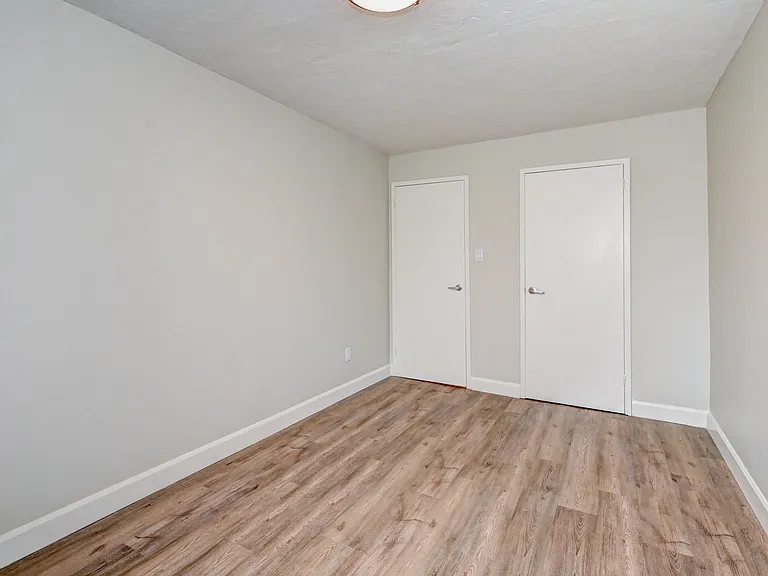 380 Forfar St E — Photo 16