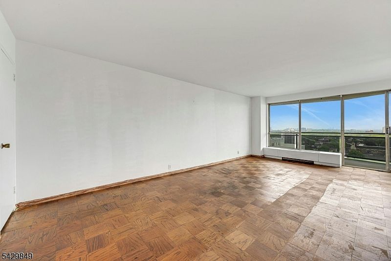 1st image of 2077 Center Ave #20C