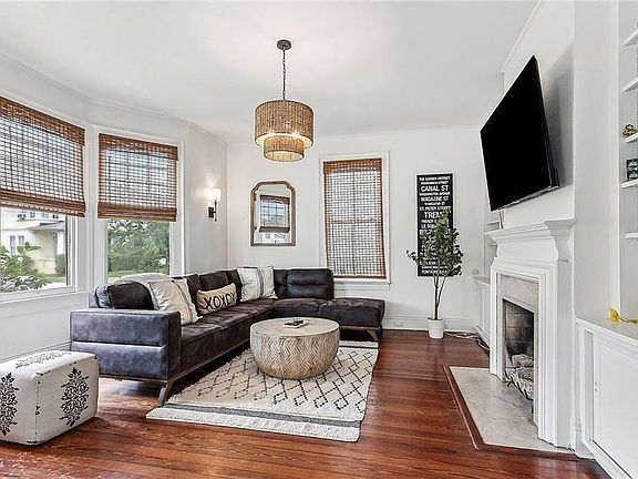 2nd image of 1215 Pine St