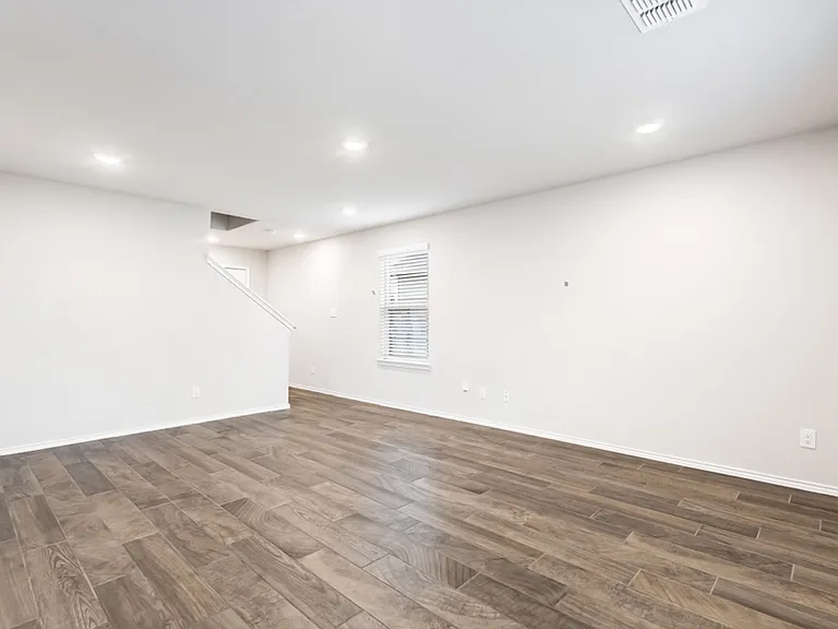 2432 Ayers Dr — Photo 6