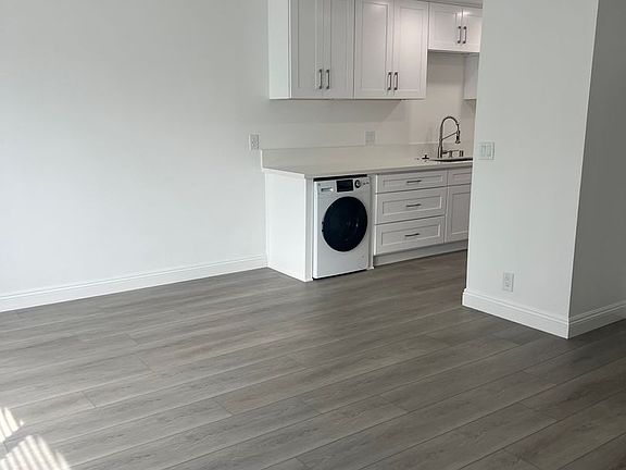 5th image of 6640-6930 Westpark Pl #6700-F