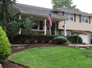 6 Wagon Bridge Run, Moorestown, NJ 08057