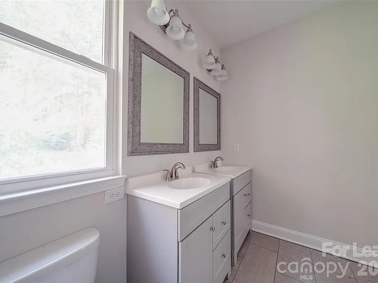 112 Rockwell Ct — Photo 12