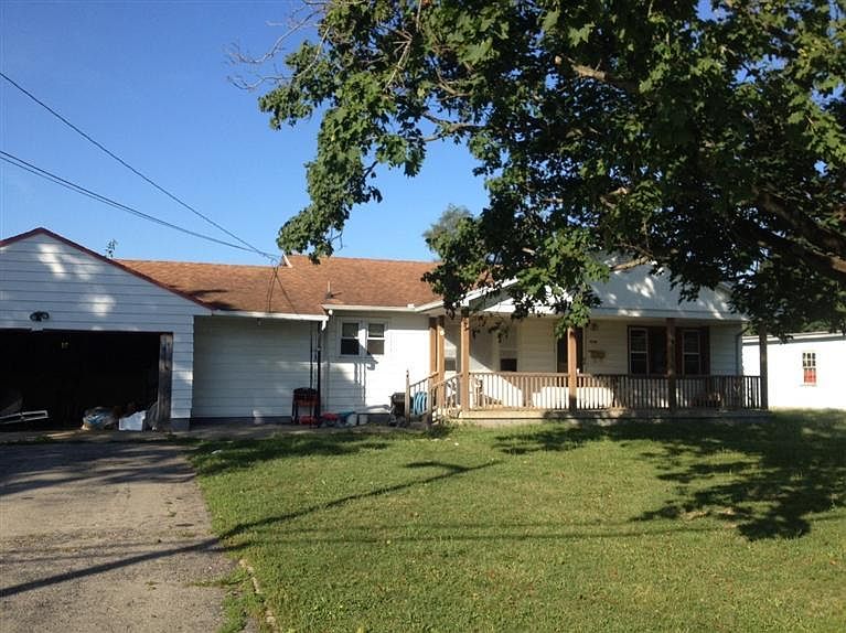 2nd image of 1324 E Main St