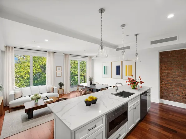 569 Saint Marks Ave #4, Brooklyn, NY 11216