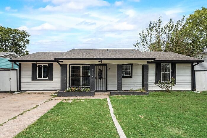 1st image of 7715 Olusta Dr