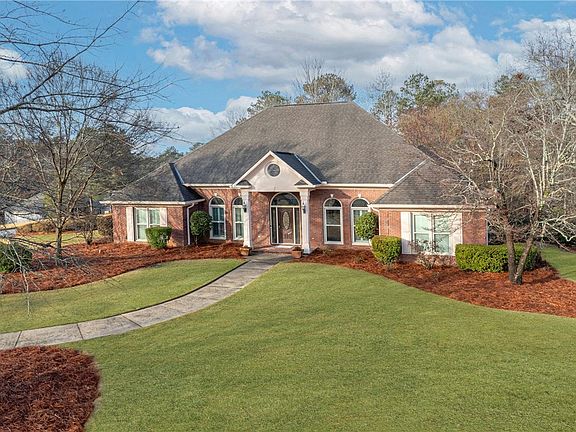 4th image of 164 Glenwood Way