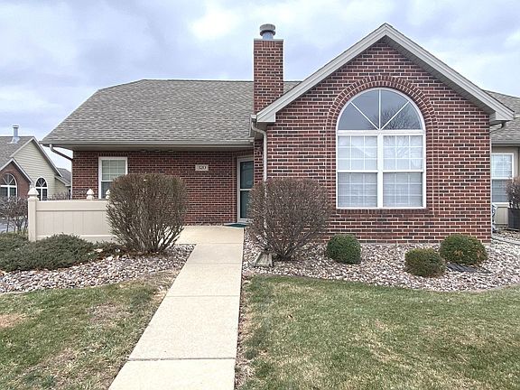 2nd image of 320 Steeplechase Cir #320