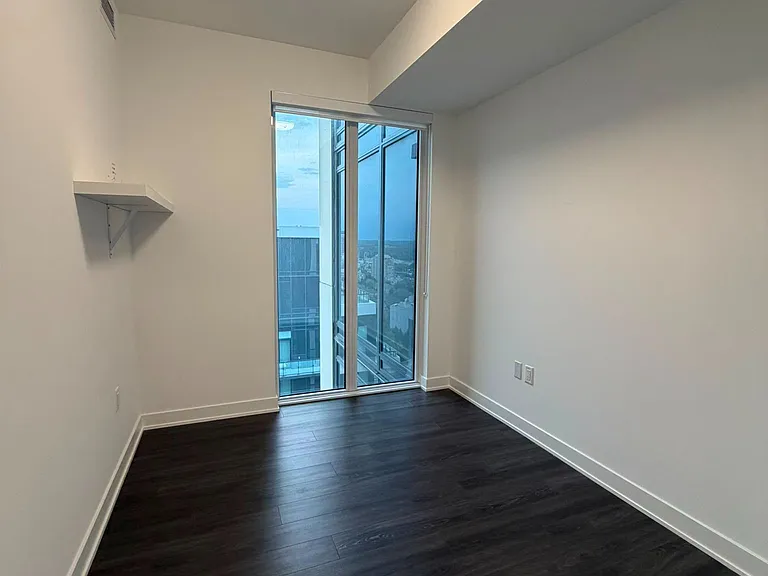 95 Oneida Cres #2303 — Photo 7