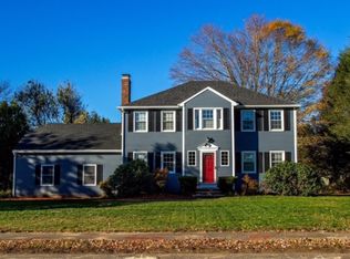 10 Waterview Dr, Medway, MA 02053