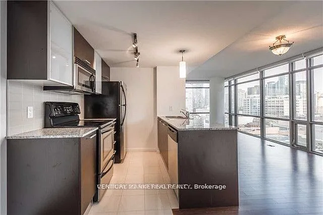 37 Grosvenor St #1007 — Photo 17