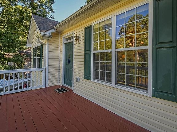 3rd image of 123 Brookwood Dr E