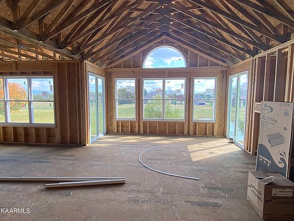 2nd image of 118 Osprey Cir