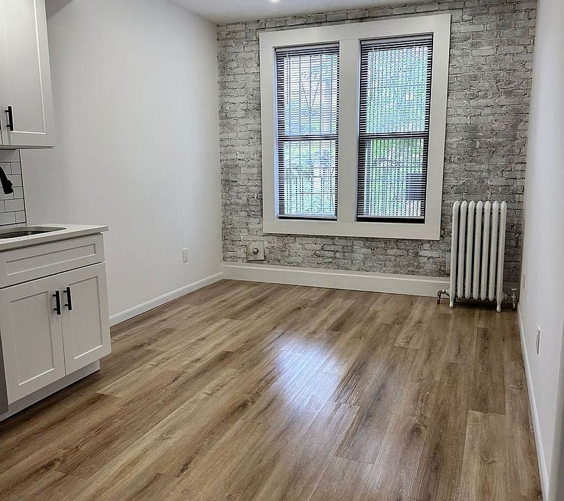 1st image of 664 E 188th St #3