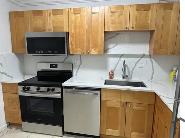 1061 NW 45th St, Pompano Beach, FL 33064