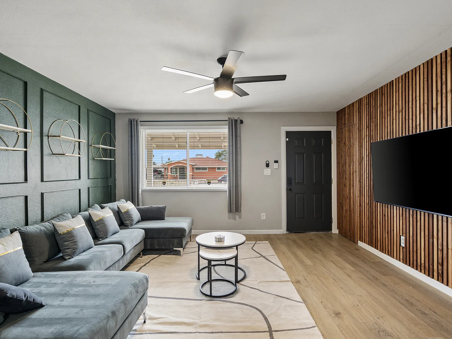 3 bed, $2,400 — Photo 3