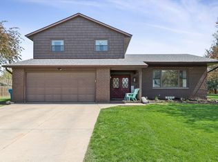 220 10th Cir, De Witt, IA 52742