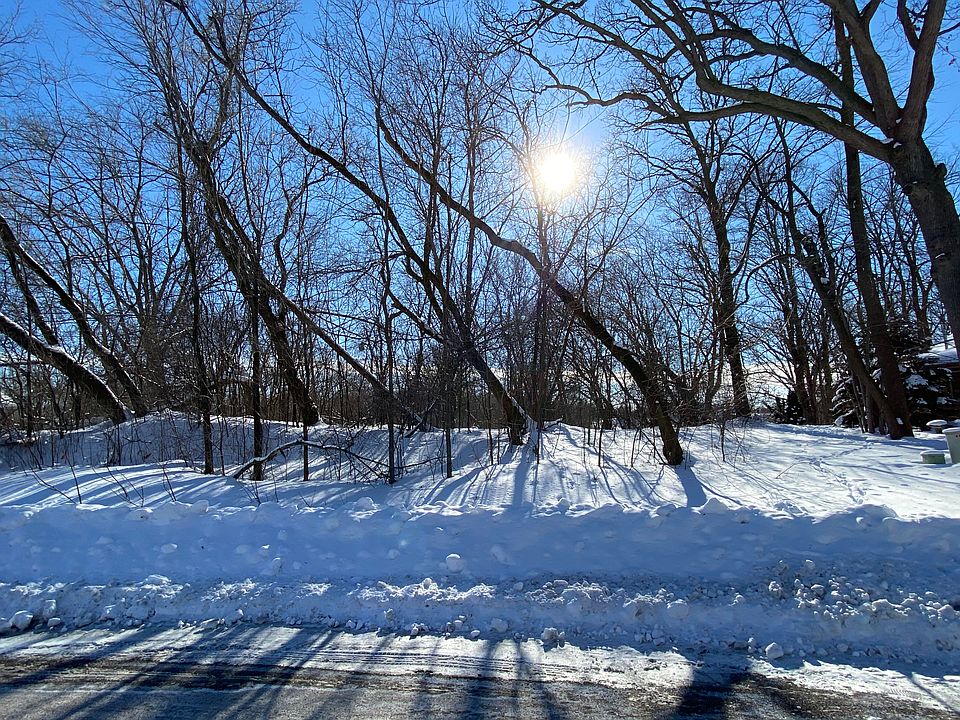 1st image of N30W22140 Woodfield Ct W