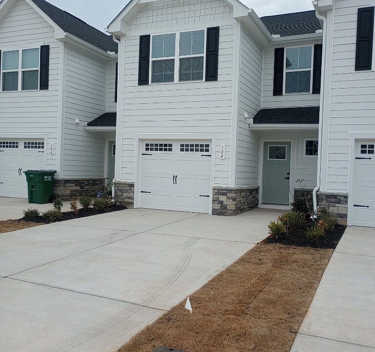 1st image of 104 Filly Ln