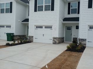 104 Filly Ln, Fountain Inn, SC 29644