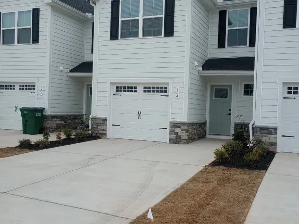 104 Filly Ln, Fountain Inn, SC