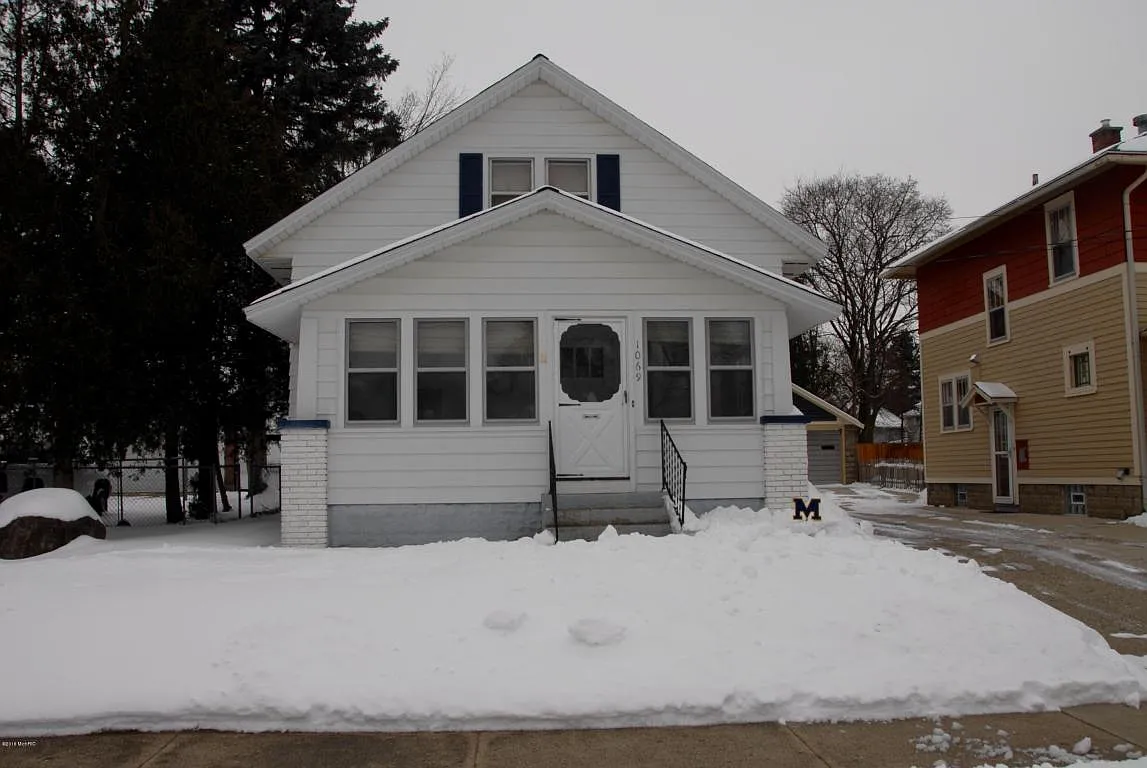 1069 Patton Ave NW photo 1