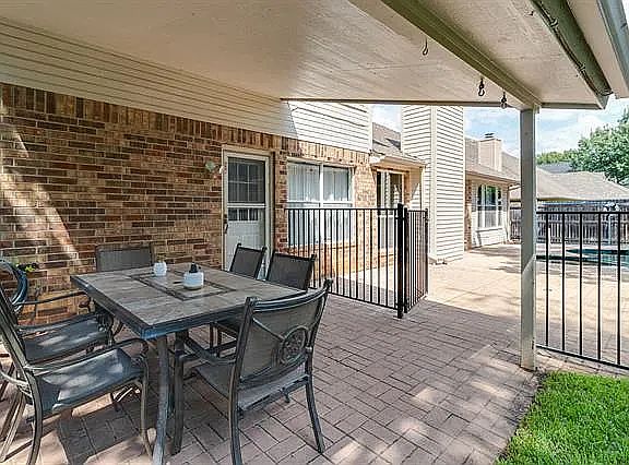 5th image of 2137 Idlewood Dr