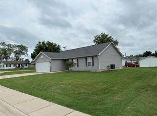 1306 W Saint Louis St, Pacific, MO 63069