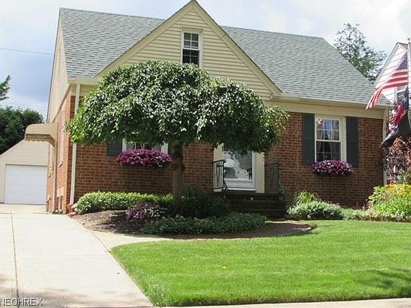 2nd image of 9217 Morton Ave