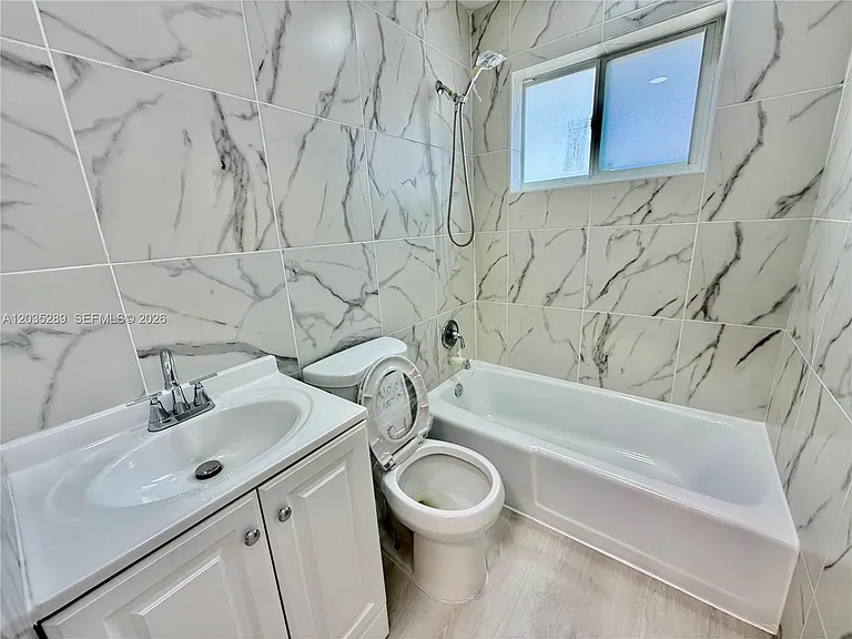 2417 NW 20th St #1 — Photo 15