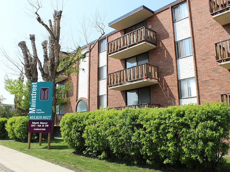 2417 14a St SW — Photo 8