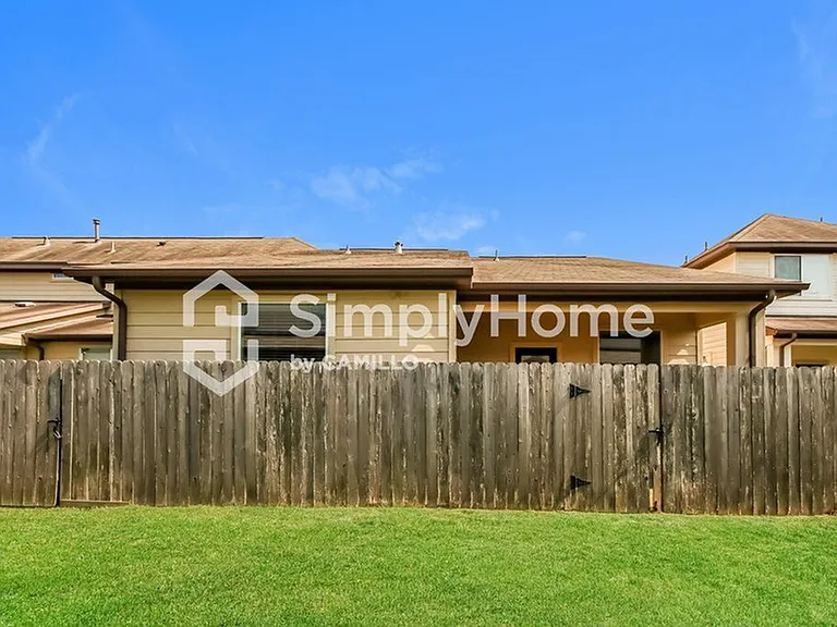 12227 Ghita Ln — Photo 13